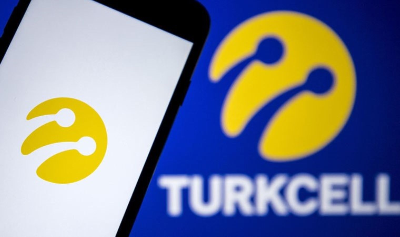 Turkcell’den milletvekillerine ayrıcalıklı paket: Yurttaşa 850 vekillere 286 TL!