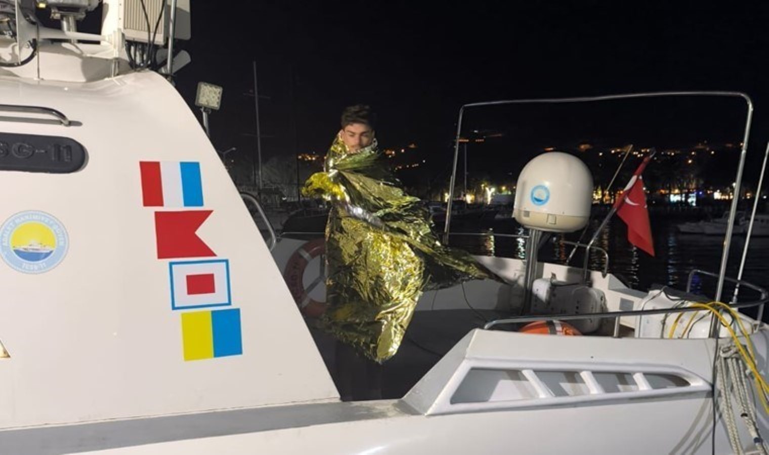 Yüzerek Yunanistan’a geçmeye çalışan kaçak göçmen kurtarıldı