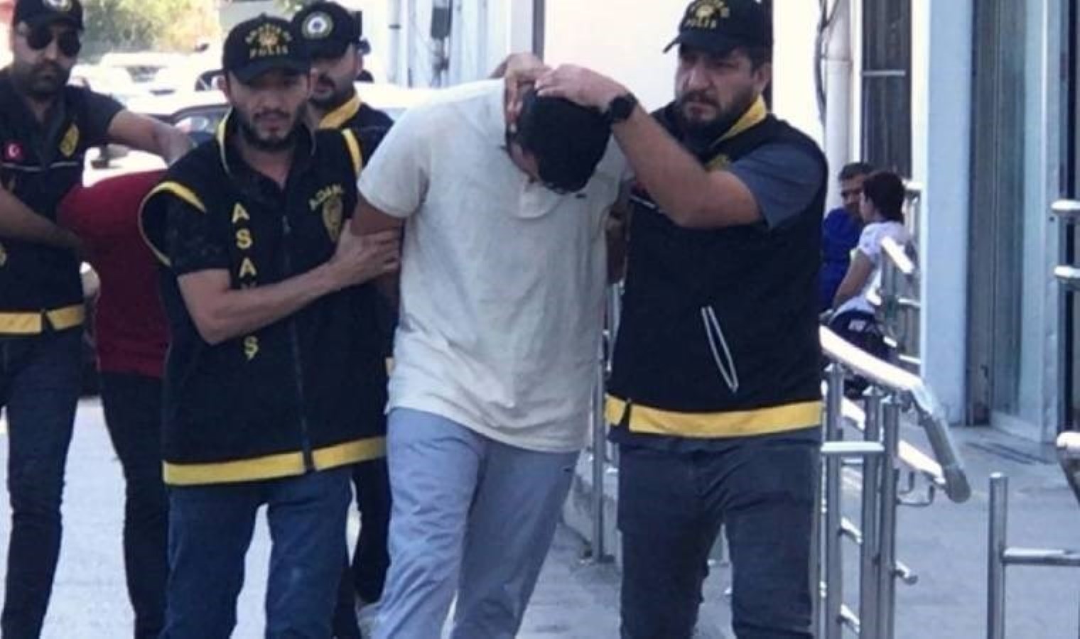 Adana’da kebapçıya silahlı saldırıya iki tutuklama