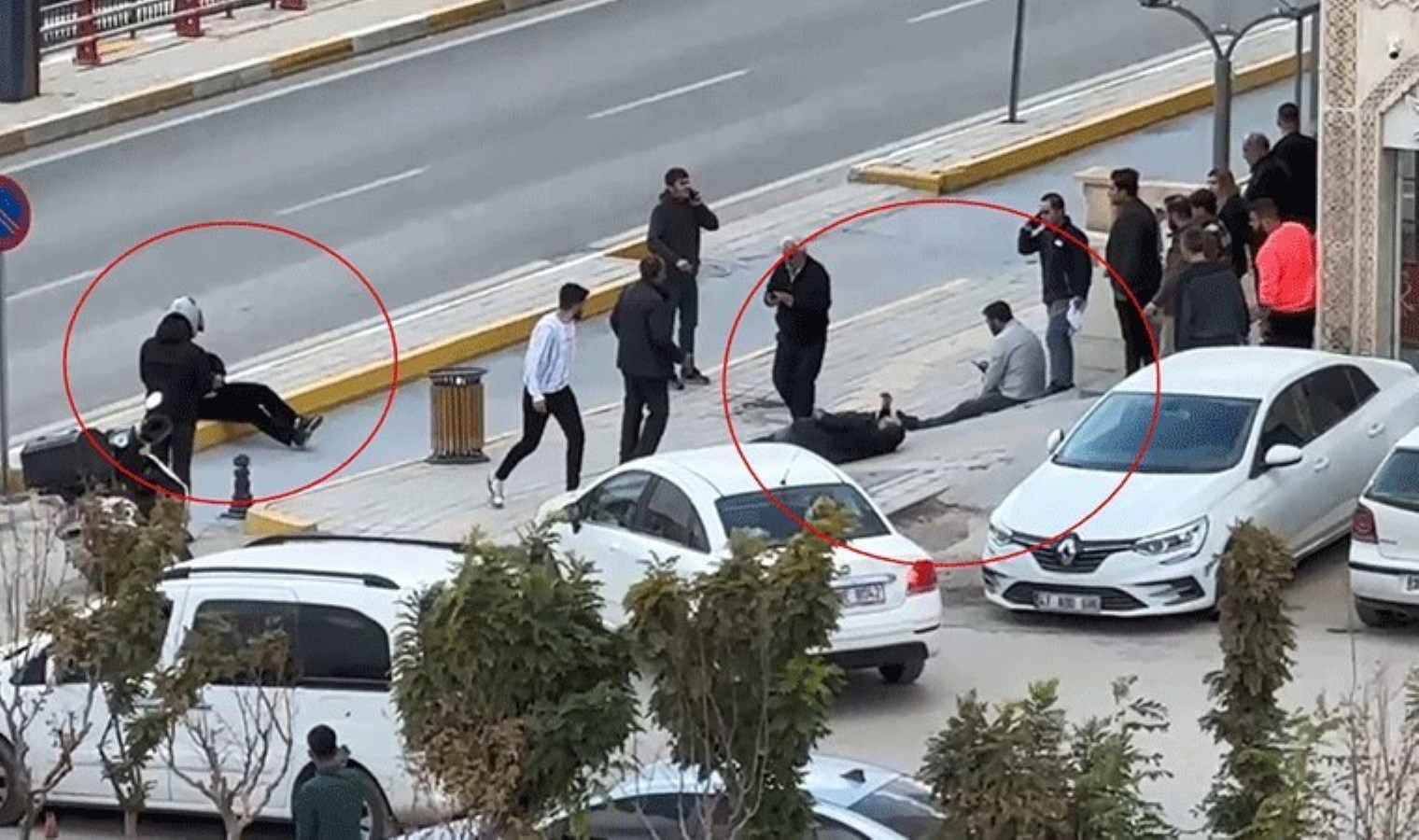 Adliye önünde silahlı kavga: 1’i avukat 4 kişi yaralanmıştı… Gözaltılar var!