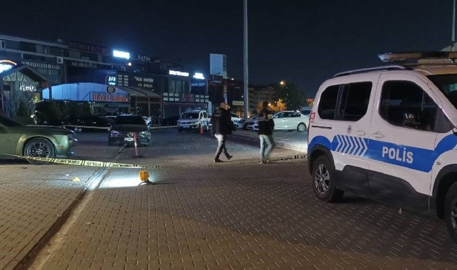 Bursa’da gece kulübünde silahlı kavga: Yaralılar var!