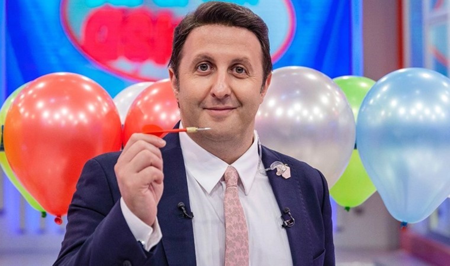 Çiftlik hayatıyla gündem olmuştu… İlker Ayrık mutluluğunu sevenleriyle paylaştı: ‘Dede oldum’