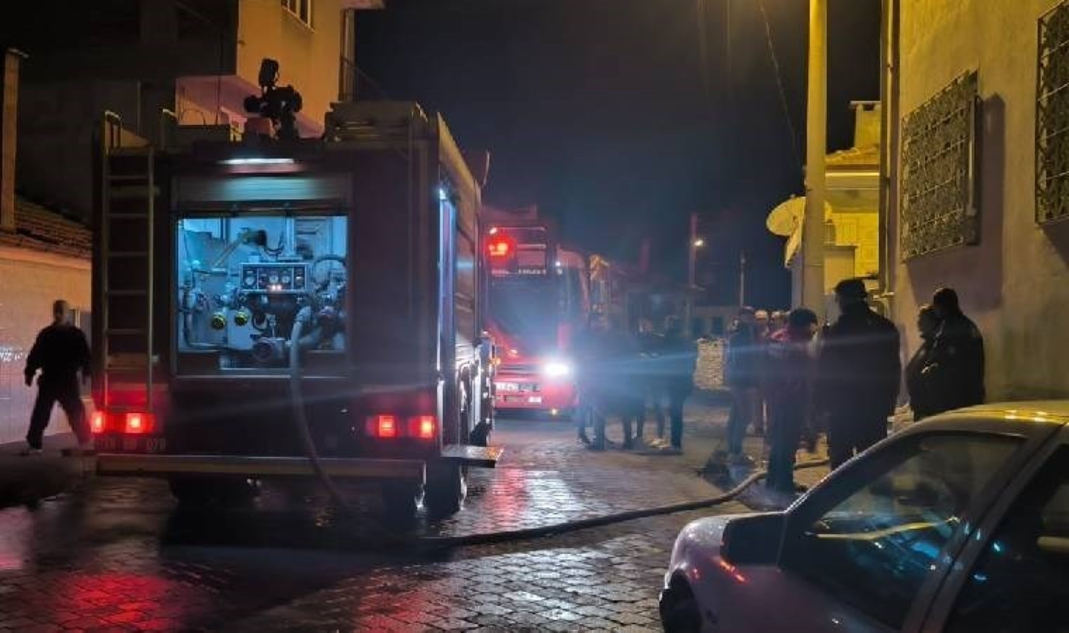 Denizli’de müstakil evde yangın: Yaşlı adam yanmaktan son anda kurtuldu!