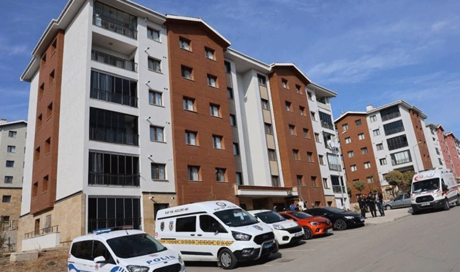 Elazığ’da dehşet: Muhabir olan kız arkadaşını silahla vurdu, intihar girişiminde bulundu!