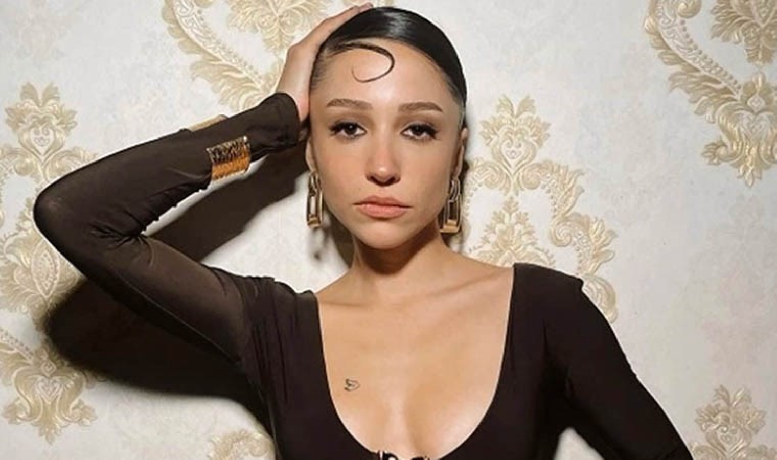 ‘En seksi Türk kadını’ seçilmişti: Zeynep Bastık’tan açıklama