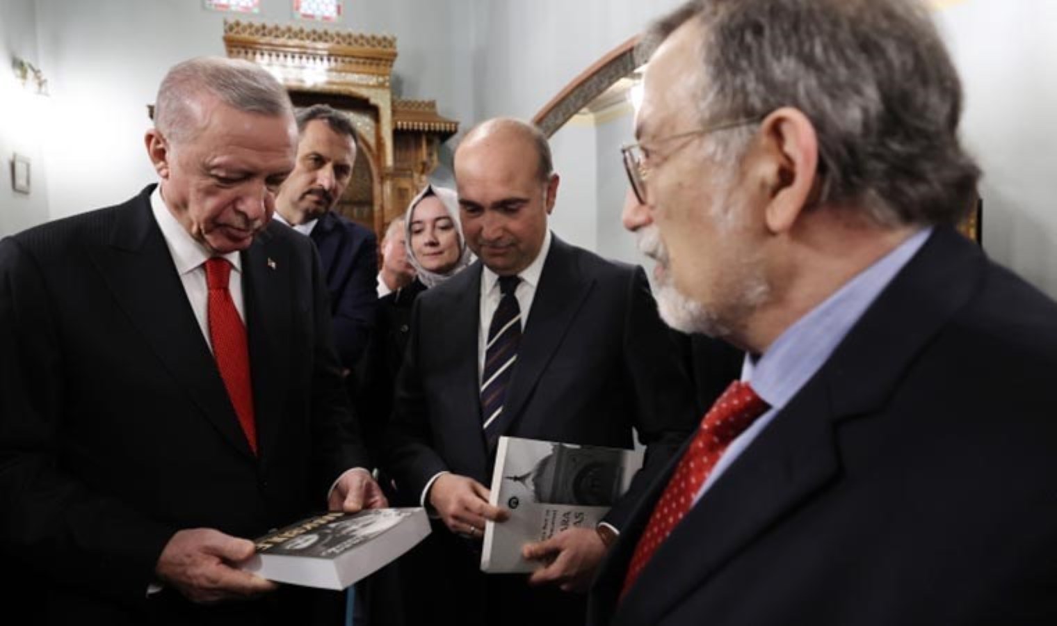 Erdoğan’dan Murat Bardakçı ile ‘Libya’ sohbeti: ‘Hala konuşuyorlar ya’