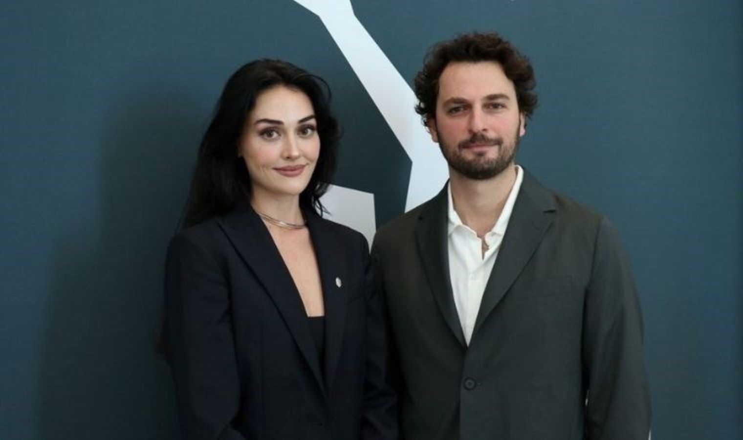 Esra Bilgiç ve Birkan Sokullu, Katar’da film festivaline katıldı