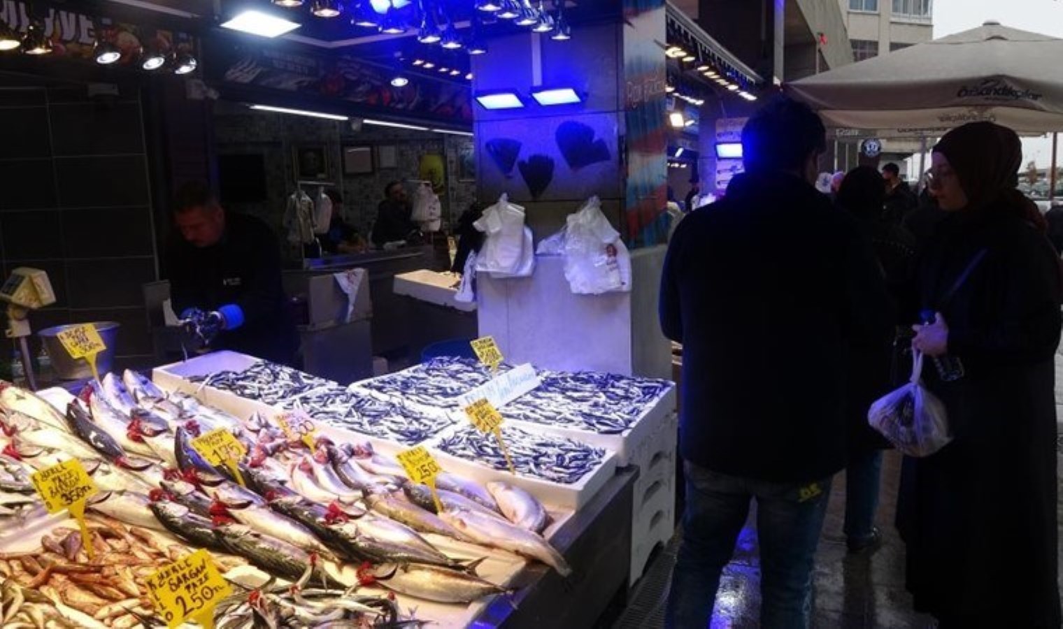 İkisi bir arada hiç bu kadar bol görülmemişti! Tezgahın yeni gözdesinin fiyatı 100 TL’ye düştü…