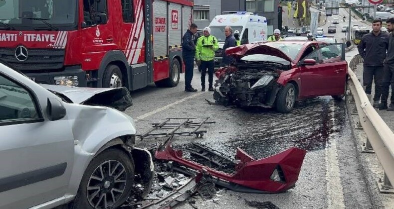 İstanbul’da feci kaza: İki otomobil kafa kafaya çarpıştı!