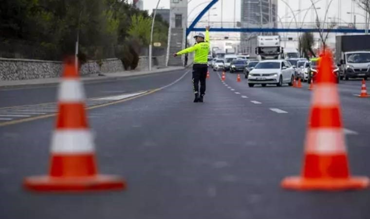 İstanbul’da hangi yollar trafiğe kapatıldı? Kapalı yollar ve alternatif güzergahlar…