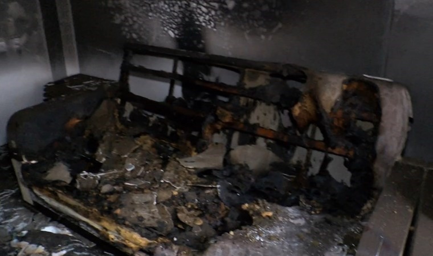 İstanbul’da ‘kiracı evi yaktı’ iddiası: ‘Yakıyorum, hakkınızı helal edin’