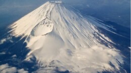 Japonya’nın ikonik Fuji Dağı’nda 130 yılın rekoru kırıldı