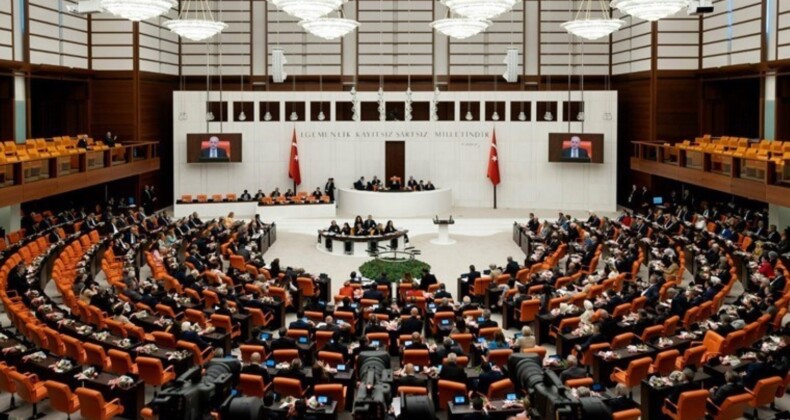 Kalıcı yaz saatine ilişkin önerge, AKP ile MHP’nin oylarıyla reddedildi