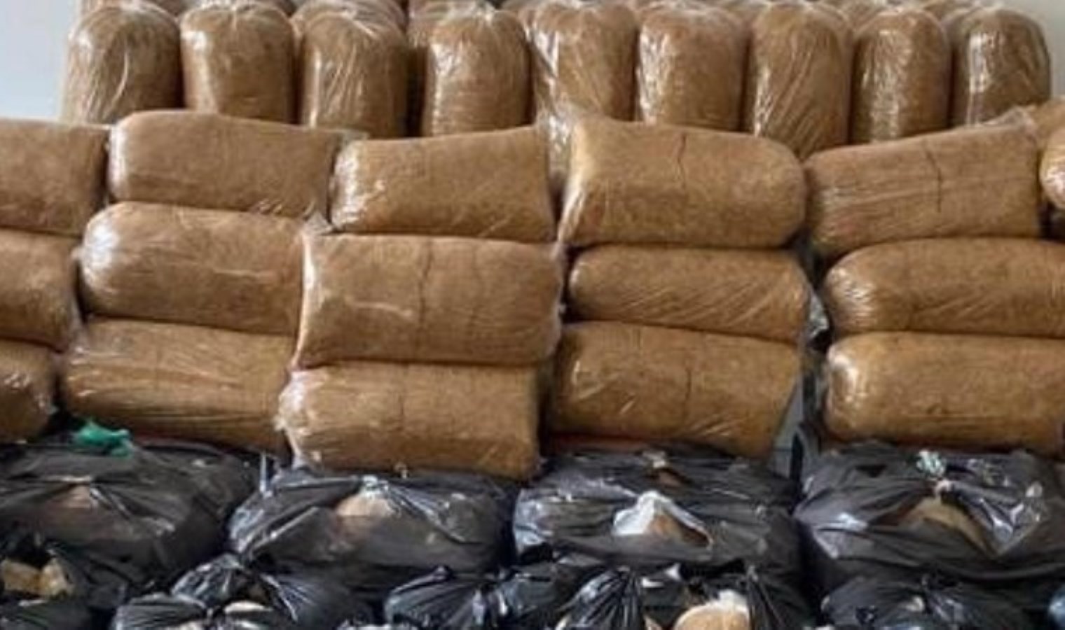 Kamyon sürücüsü gözaltında: Mersin’de tam ‘5 ton kaçak tütün’ ele geçirildi