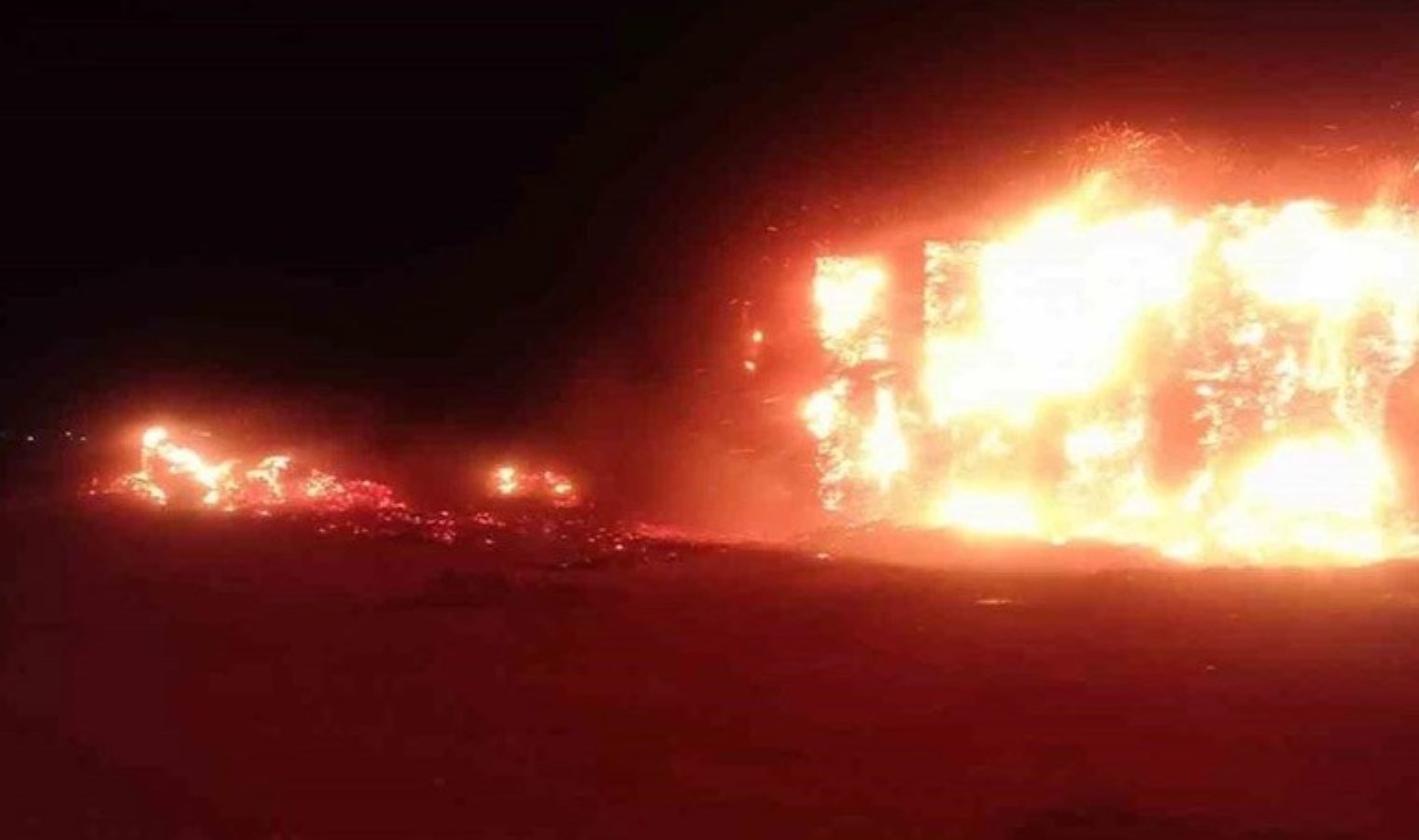 Karapınar’da yangın paniği! Tam 2 bin ton mısır sapı balyası kül oldu…