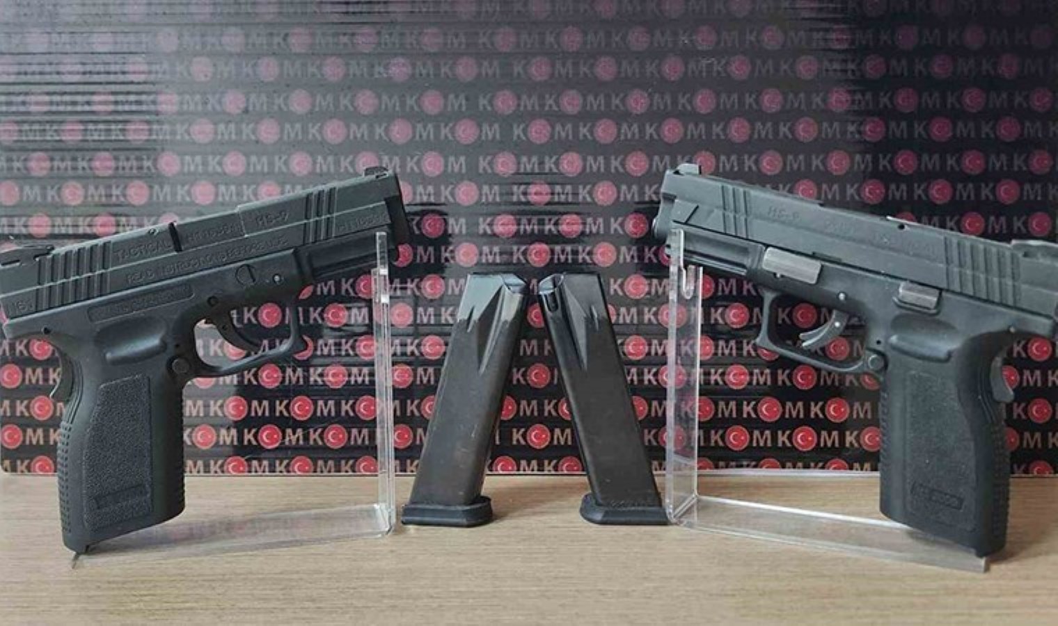 Kargo gönderisinden ‘ruhsatsız tabanca’ çıktı