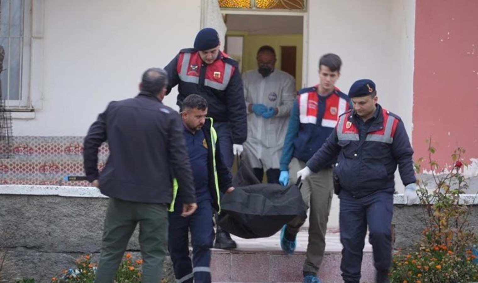 Kırıkkale’de dehşet! Eniştesini öldürdü, annesini ağır yaraladı