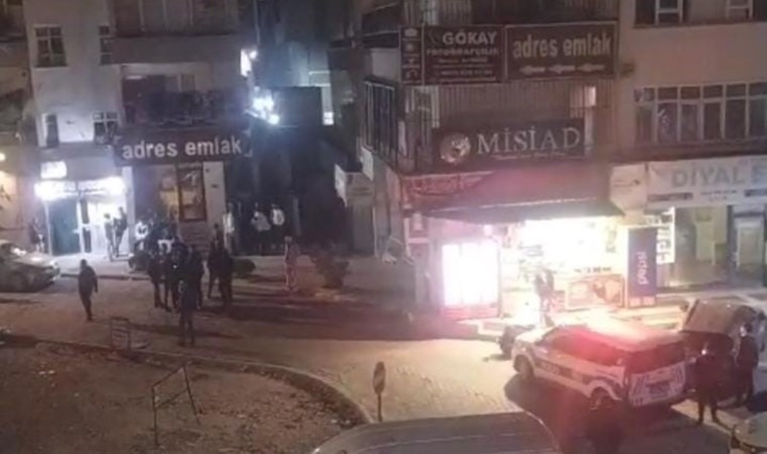 Korkunç olay… Kadın boğazı kesilmiş halde ölü bulundu!