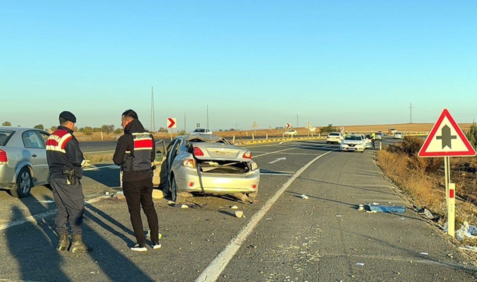 Otomobil devrildi: Anne ve oğlu hayatını kaybetti