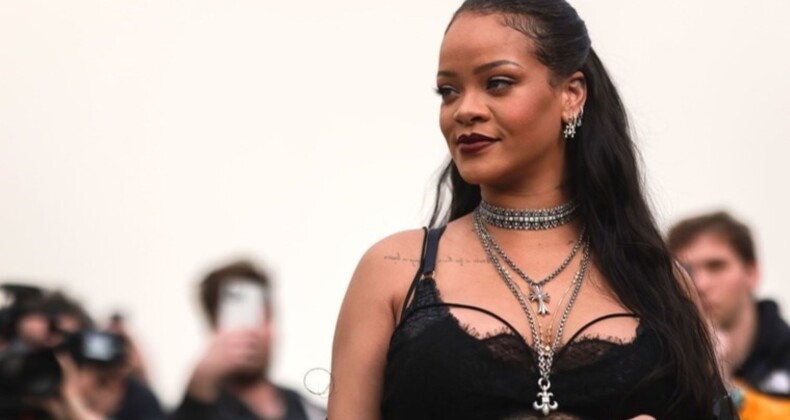 Rihanna’dan seçim şakası: Oğlumun pasaportuyla oy kullanacağım