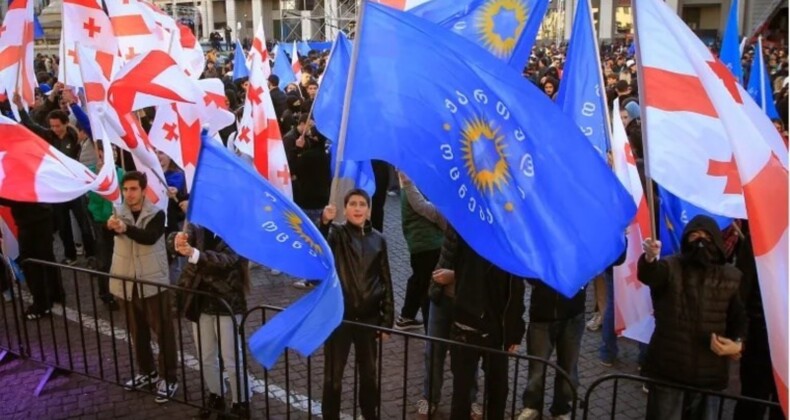 Rusya’dan Gürcistan’a uyarı: ‘Ukrayna’nın acı kaderini tekrarlamayın…’