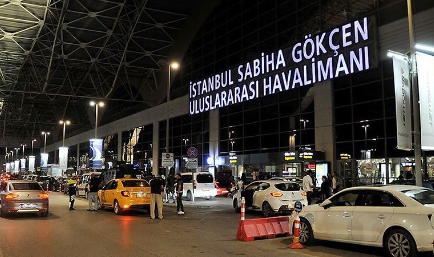Sabiha Gökçen Havalimanı’nda ‘MADKOM’ alarmı: Uçuşların yüzde 10’u iptal edildi!