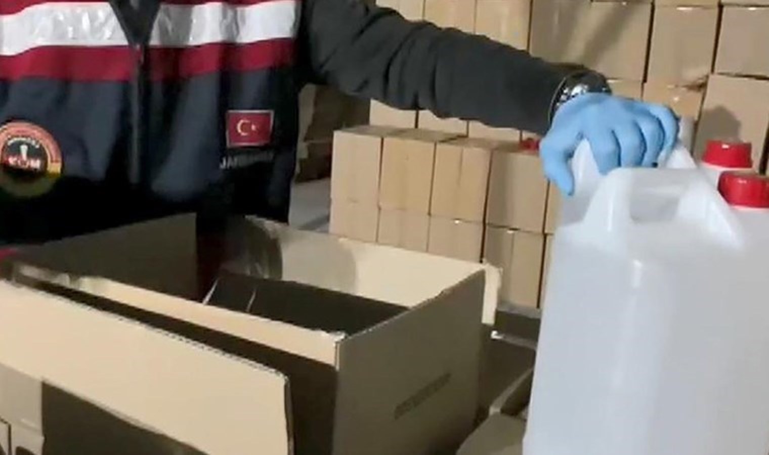 Samsun’da 11 bin litre ‘etil alkol’ ele geçirildi: 6 zanlı yakalandı