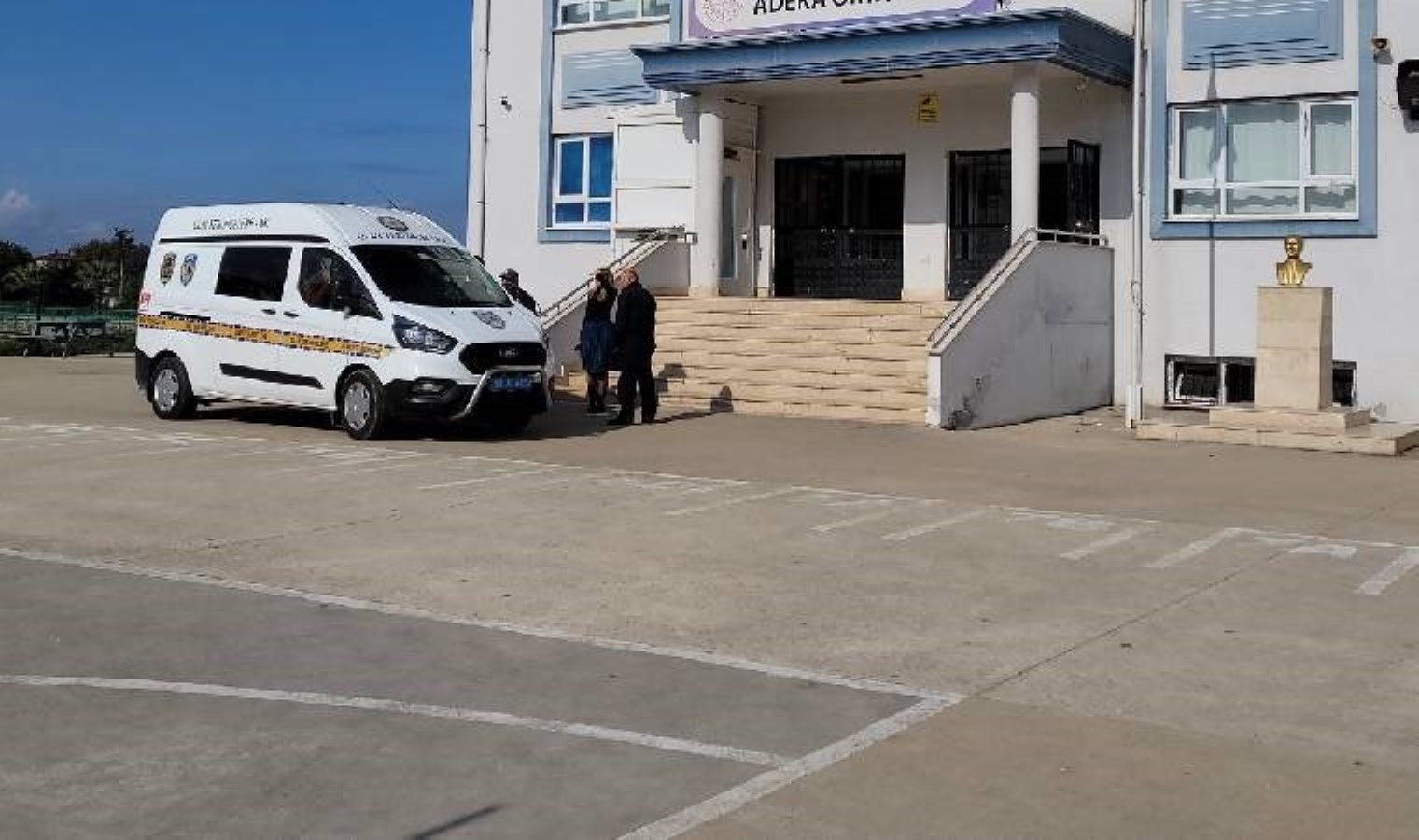 Samsun’da faciadan dönüldü: Yorgun mermi okula isabet etti!