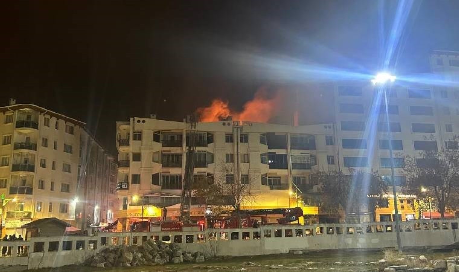 Sivas’ta dershanede yangın faciası: Matematik öğretmeni ölü bulundu!