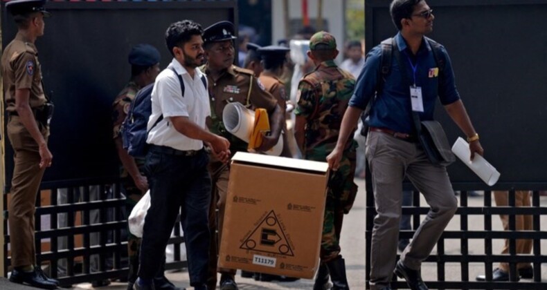 Sri Lanka’da halk sandık başına gitti