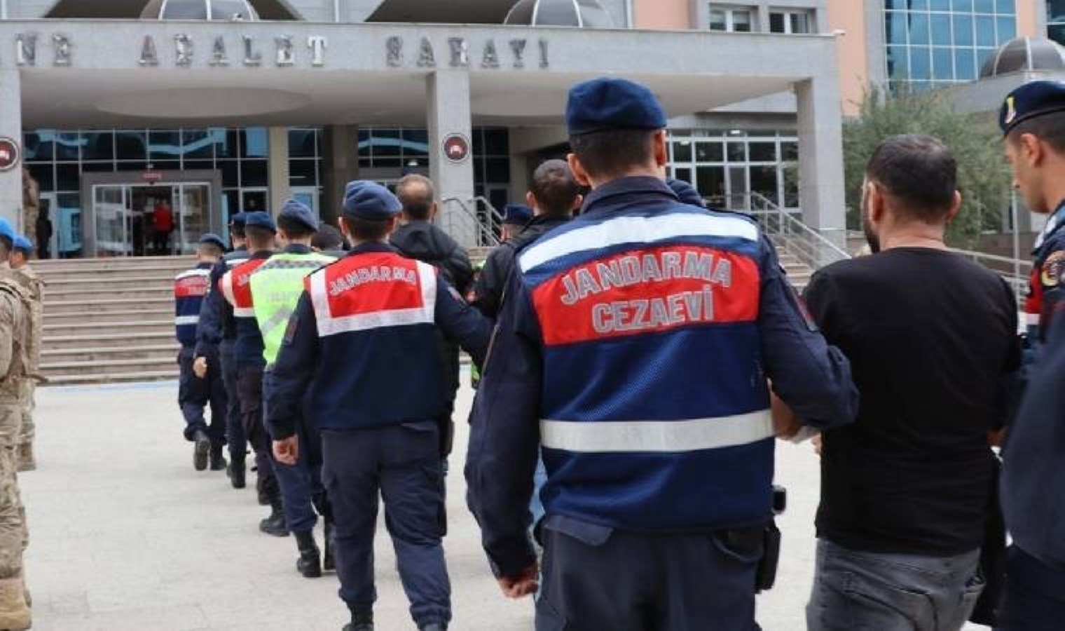 Terör şüphelileri Yunanistan’a kaçarken yakalandılar!