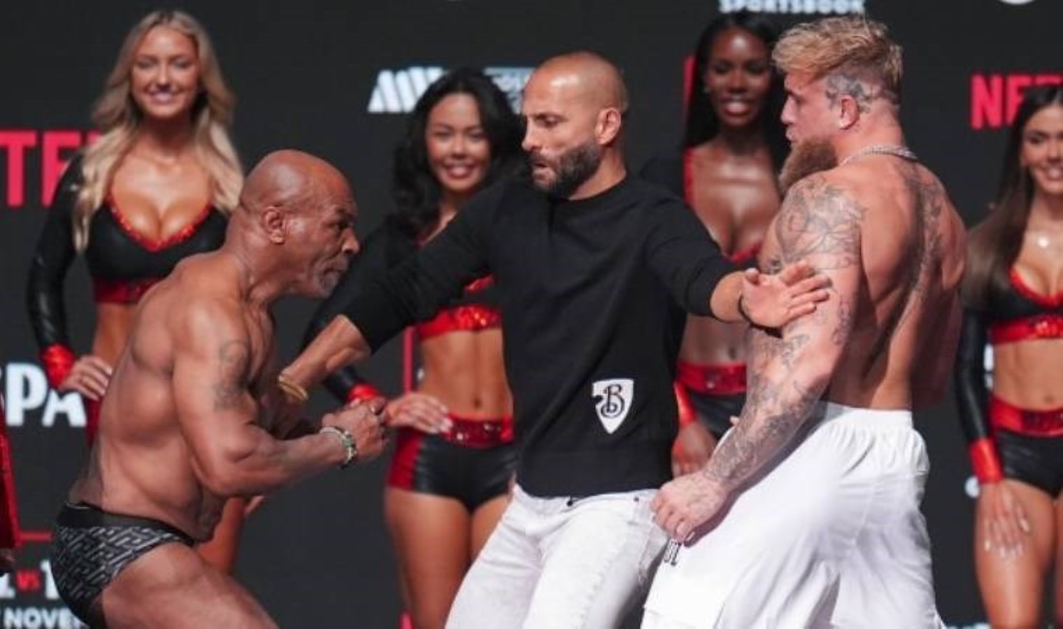 Tüm dünya bunu bekliyordu… Mike Tyson ile Jake Paul maçı öncesi Netflix çöktü!