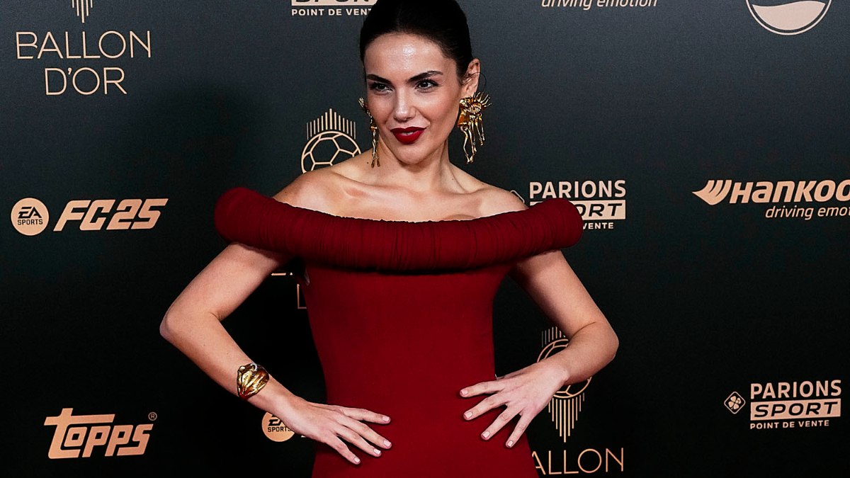 Yağmur Tanrısevsin Ballon d’Or ödül töreninde! Görenler gözlerini alamadı