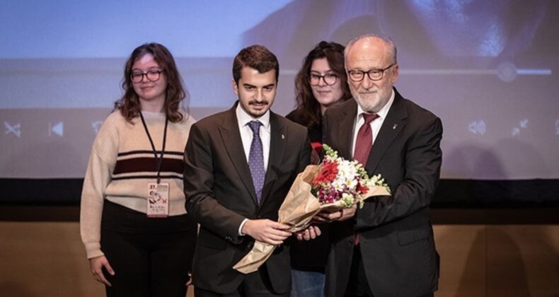 27. Ankara Tiyatro Festivali’nde ‘onur ödülü’ usta oyuncu Altan Erkekli’nin: ‘Yaşasın sanat!’