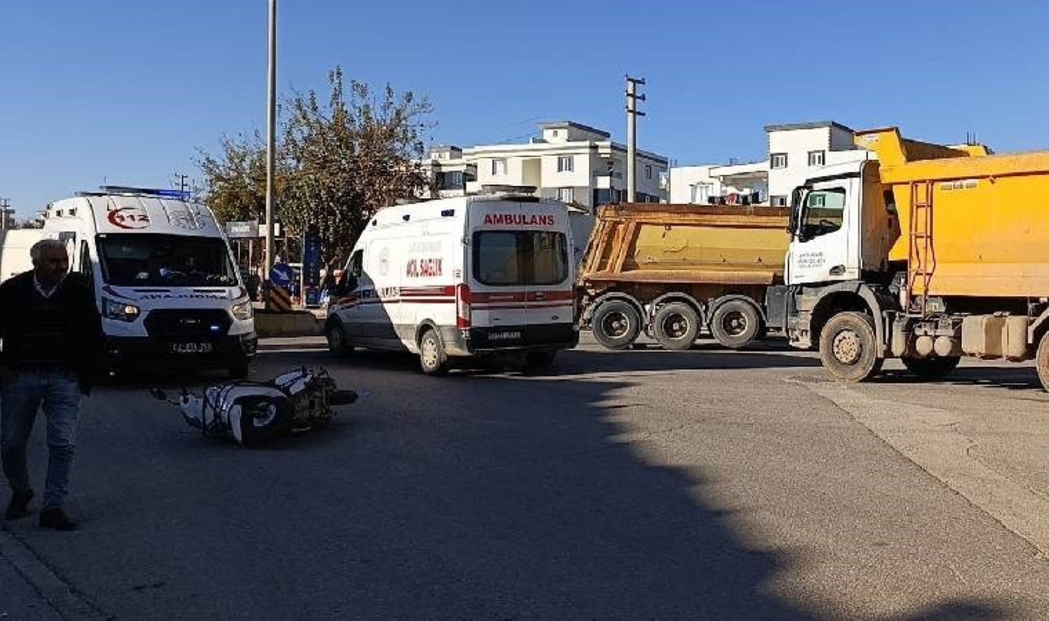 Adıyaman’da kamyon ile motosiklet çarpıştı: Yaralılar var!