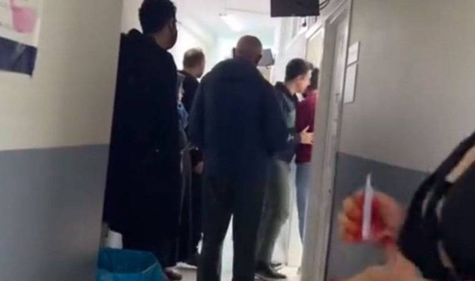 Aile Sağlığı Merkezi’nde hasta yakını doktora saldırdı! Tarafların suç kayıtları dikkat çekti