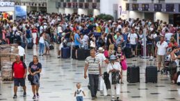 Antalya tüm zamanların turist rekorunu kırdı!