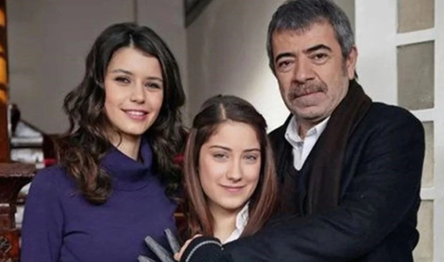 Aşk-ı Memnu efsaneleri yıllar sonra aynı karede: Hazal Kaya, Selçuk Yöntem ve Beren Saat bir araya geldi