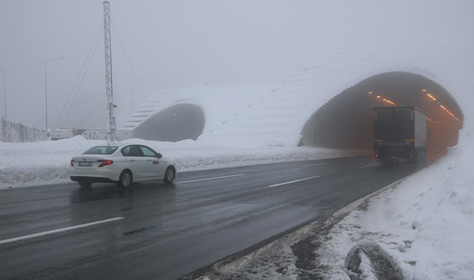 Bolu Dağı’nda kar yağışı durdu, ulaşım normale döndü