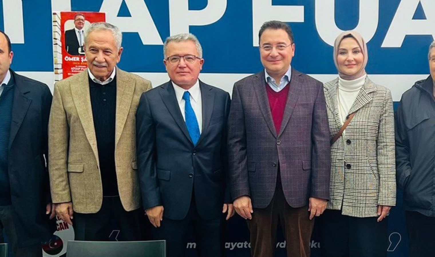 Bülent Arınç ve Ali Babacan’ı ‘Atatürk’ kitabı bir araya getirdi