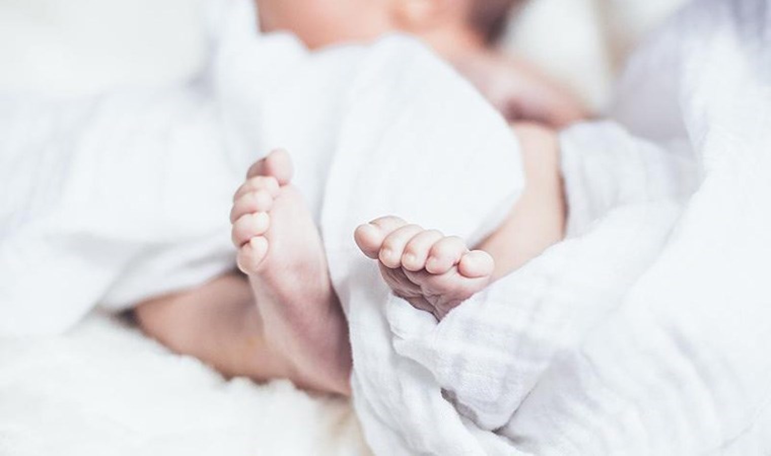 Bursa’da akılalmaz olay: Annesinin emzirirken uyuyup üzerine yattığı bebek öldü