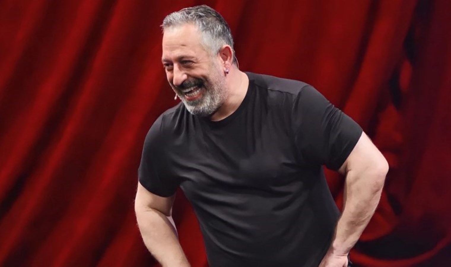 Cem Yılmaz’dan izleyicisine anlamlı jest: ‘Seni istediğin tarihte misafir ederim’