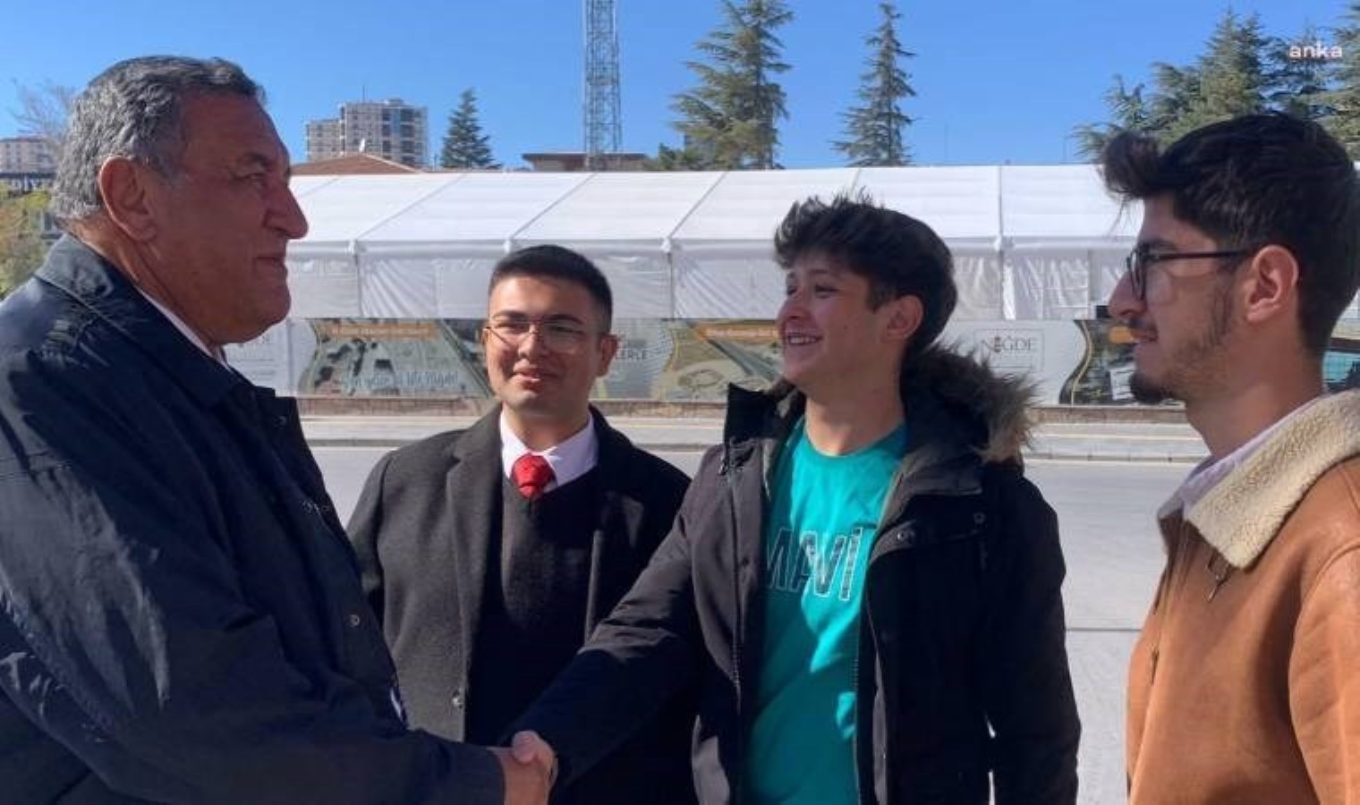 CHP’li Ömer Fethi Gürer: Öğrencilerin bursundan 59 tavuk döner eksildi