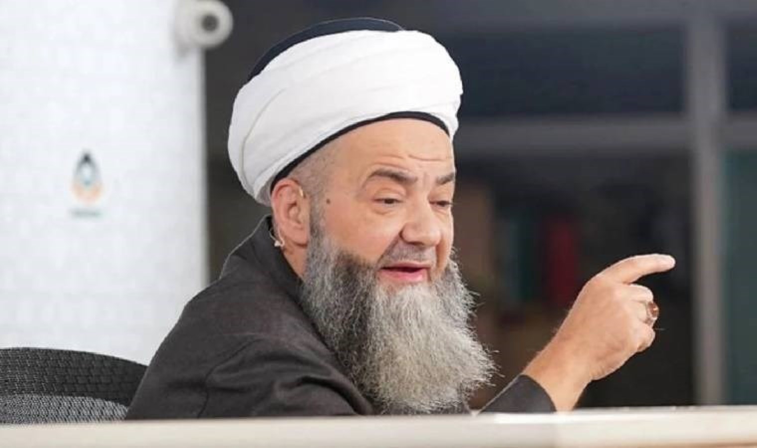 ‘Cübbeli Ahmet’ hastaneye kaldırıldı!