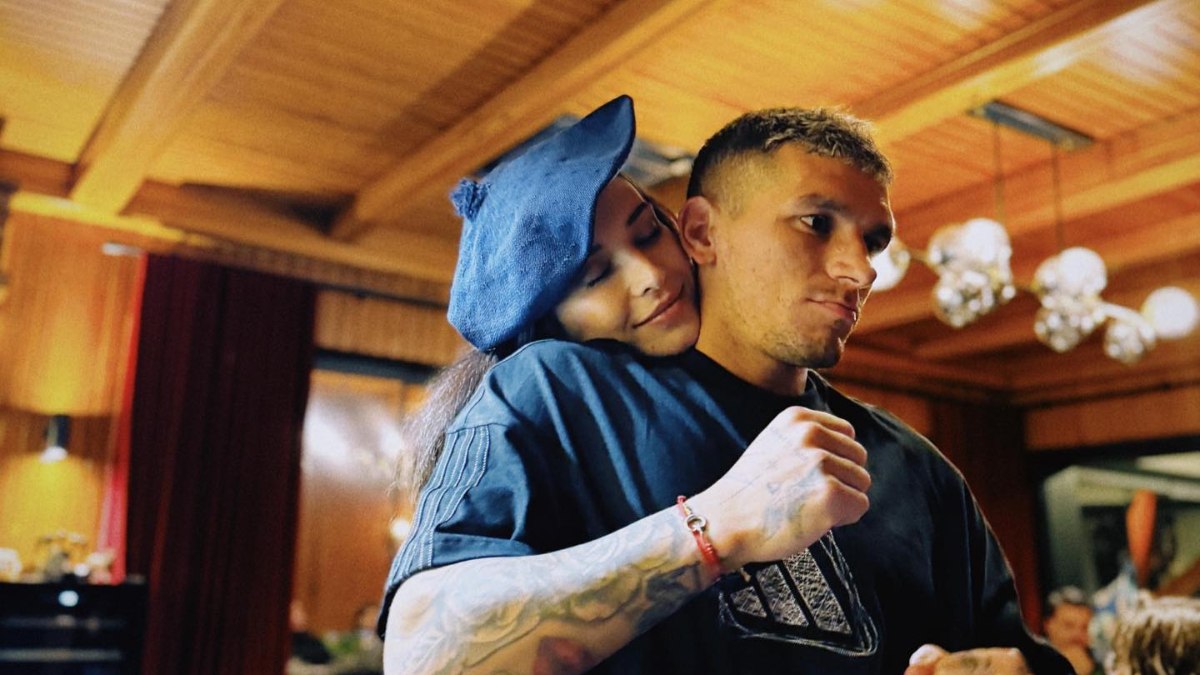 Devrim Özkan’dan Galatasaray taraftarına sitem: “Ben yenge değilim, Torreira enişte”