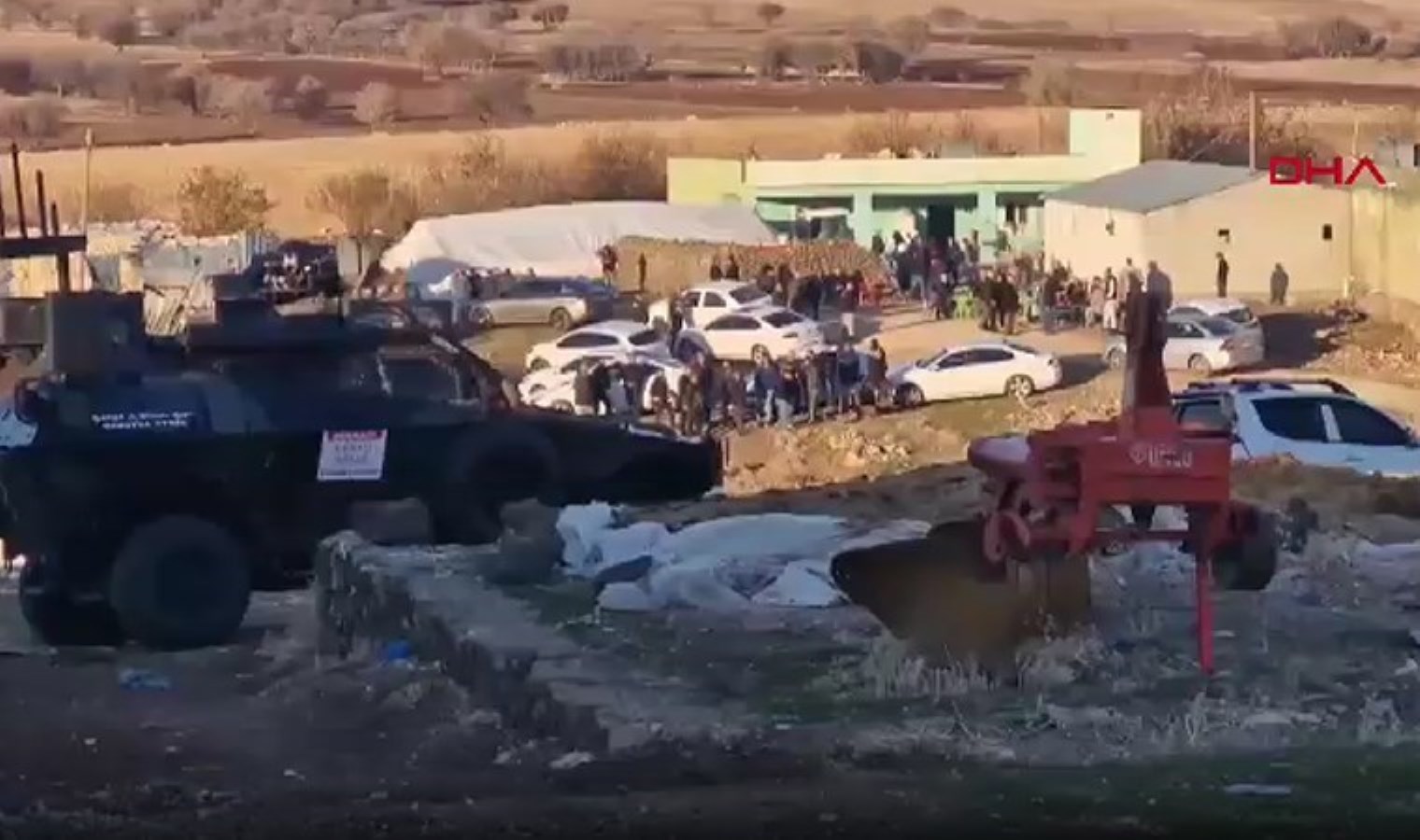 Diyarbakır’da ortalık karıştı! İki aile arasında taşlı, sopalı ‘arazi anlaşmazlığı’ kavgası: Çok sayıda yaralı var…