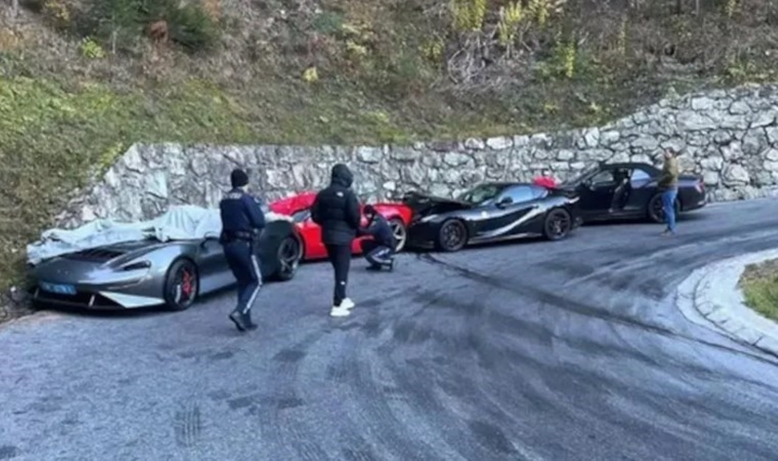 Dünyanın en pahalı kazası: 4 lüks araç çarpıştı, hasar 70 milyon TL’yi buldu