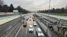 Durma noktasına geldi… Yağış İstanbul trafiğini kilitledi!