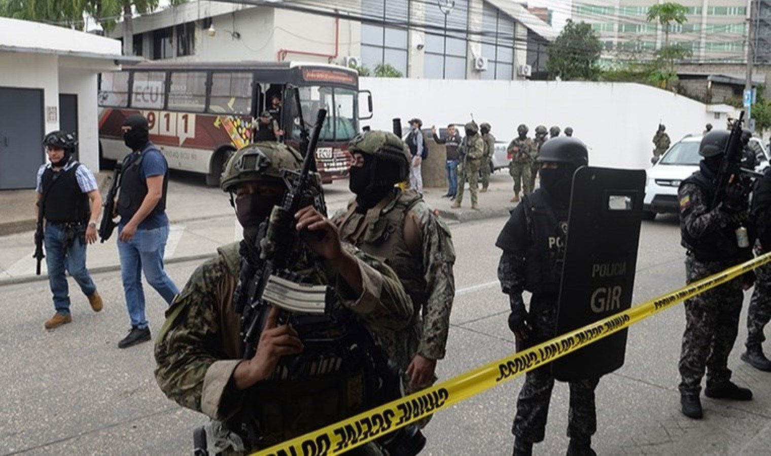 Ekvador’da silahlı saldırı: 10 ölü