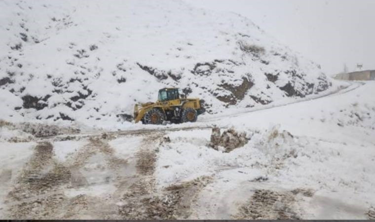 Elazığ’da 127 köy yolu ulaşıma açıldı